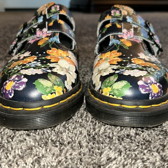 Dr. Marten's Floral Wanderlust Mary Janes Size 8 SUPER CUTE - Picture 2 of 7